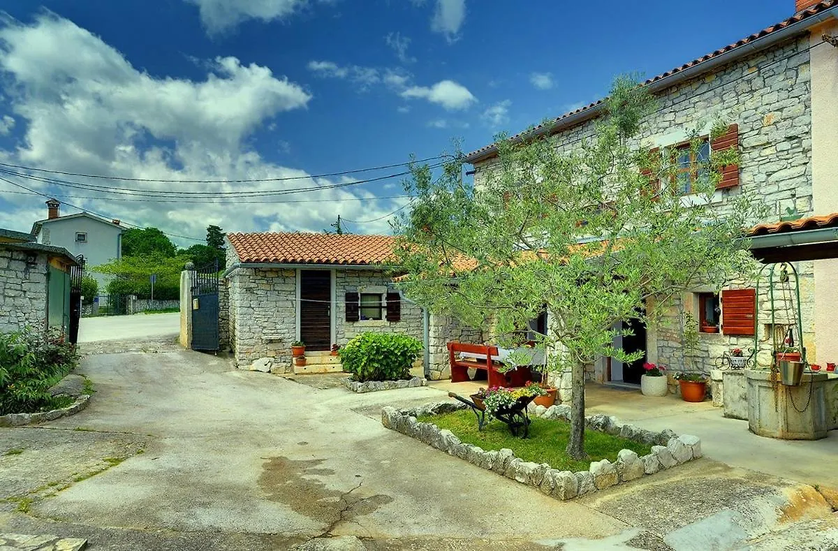 Holiday Home Batelani Barban Kroatien